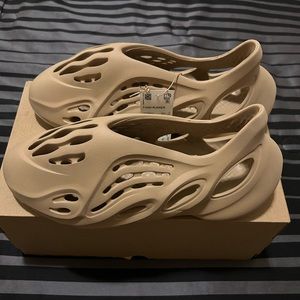 Orche Yeezy Foam Runners